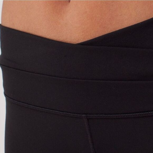 lululemon athletica Pants - Lululemon Athletica Black Cropped Pants (6)